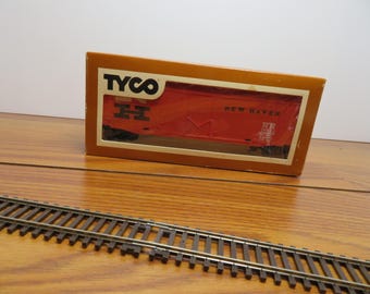 H 862 HO Tyco NH 35688 Box Car 1970's New Haven Well Weighted - In Different Box - Brand New Old Stock