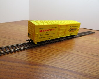 T 436 HO Mehano IHC Crayola Box Car 2001 Brand New Old Stock