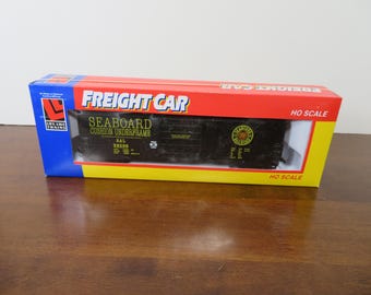 F 258 HO Life-Like 1972 Seaboard 28206 Box Car - Well Weighted - Brand New Old Stock