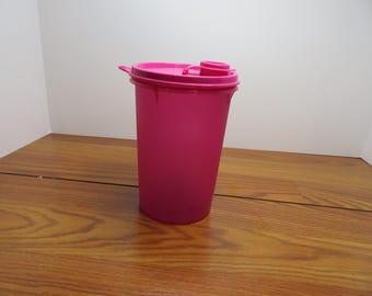 T 904 Vintage 1980's Tupperware Tumbler Hot Pink With Pop Up Lid Top - Excellent Condition - Like New