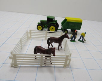 H 314  John Deere Farm Set - Brand New