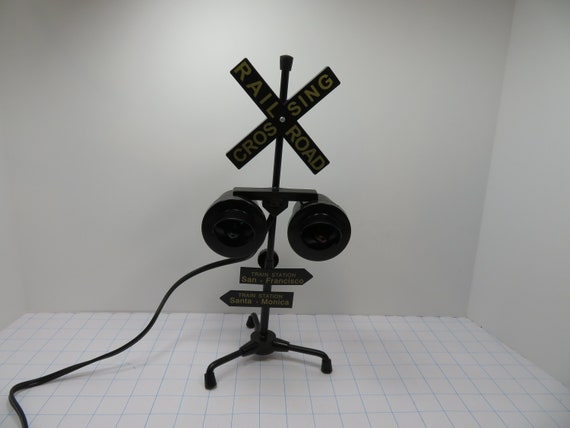 MH 251A Table Railroad Crossing Light - Study Metal Construction