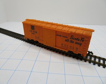 H 185  HO Life Like Box Car Santa Fe 3281 Vintage