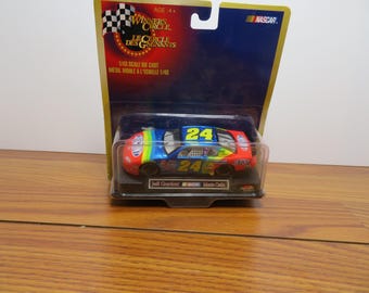 T 896 Vintage Hasbro Canada 1990's Edition 1:43 Scale Winners Circle Jeff Gordon Die Cast Nascar #24 - Brand New Old Stock
