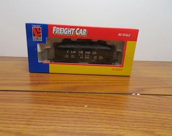 T 1007 HO Life-Like 1989 CC & O #43973 Hopper Clinch Field With Load Well Weighted - Brand New Old Stock