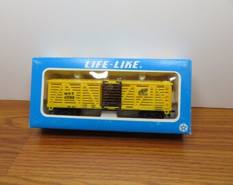 MH 715 HO Life-Like MKT Stock Car 47152 Brand New