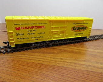 F 143 HO Mehano IHC Eckerd 2001  Crayola Box Car Well Weighted Brand New Old Stock