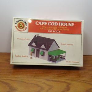 MH 986 HO Bachmann Cape Cod Home New Old Stock