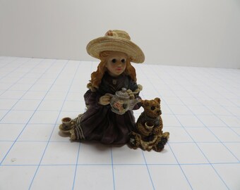 H 847 Vintage Boyd's Bears 1997 Tea Party 2E/2400 No Chips Or Cracks Mint
