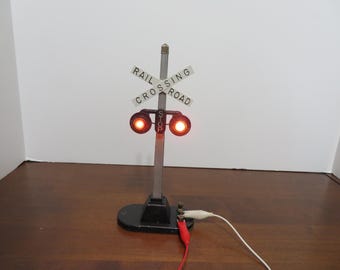 F 325 O Gauge O/27 Lionel Vintage #154 Crossing Signal 1950's -1960's Works & Great Condition