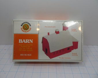 MH 392 HO Bachmann Barn In Sealed Box Brand New