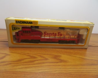 T 872 HO Bachmann Santa Fe 350 Engine Chrome GE U 36B B With Headlight - Brand New Old Stock