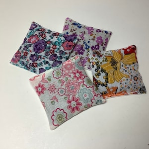 4 Dried Lavender Sachet’s-Vintage Fabric-Party Favors-Floral Fabric Prints- Sweet Cute Shabby