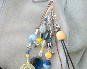 Bijou de sac à six branches avec chaînes en métal argenté et en bronze,perles multicolores bijou fait-mains bijou unique