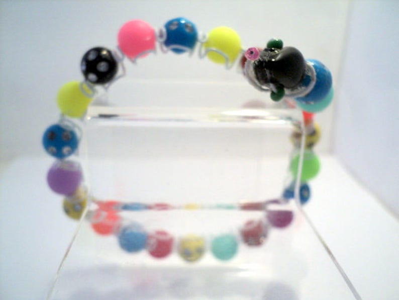 Bracelets in pearl-bracelet snake-bracelet girl-resin beads-plastic beads-rockery