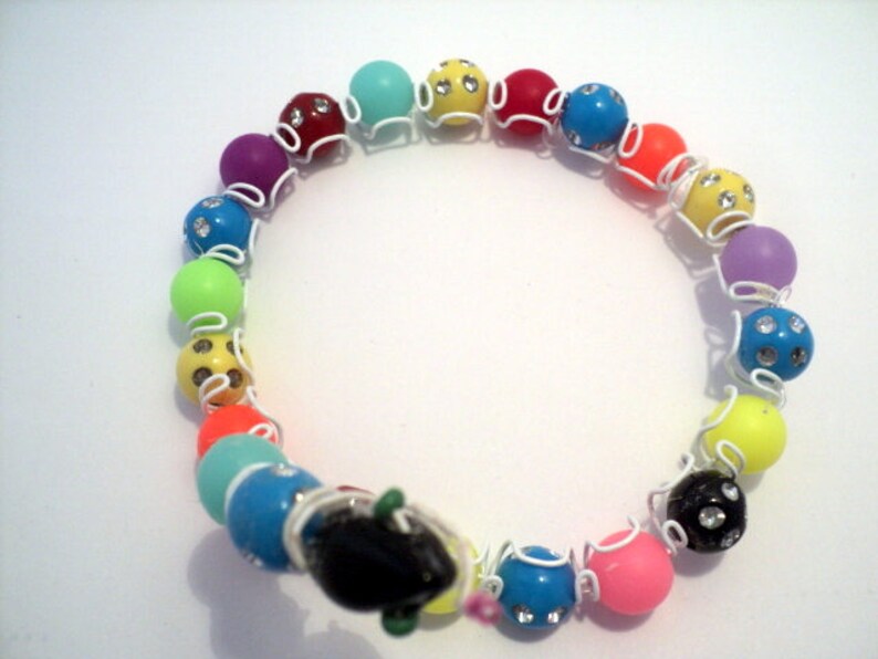 Bracelets in pearl-bracelet snake-bracelet girl-resin beads-plastic beads-rockery