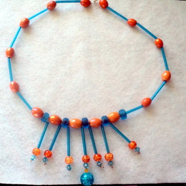 Collier-collier en perles-perles de verre-toupies et perles craquelées-collier bleu et orange-collier fait-mains-bijou fantaisie original