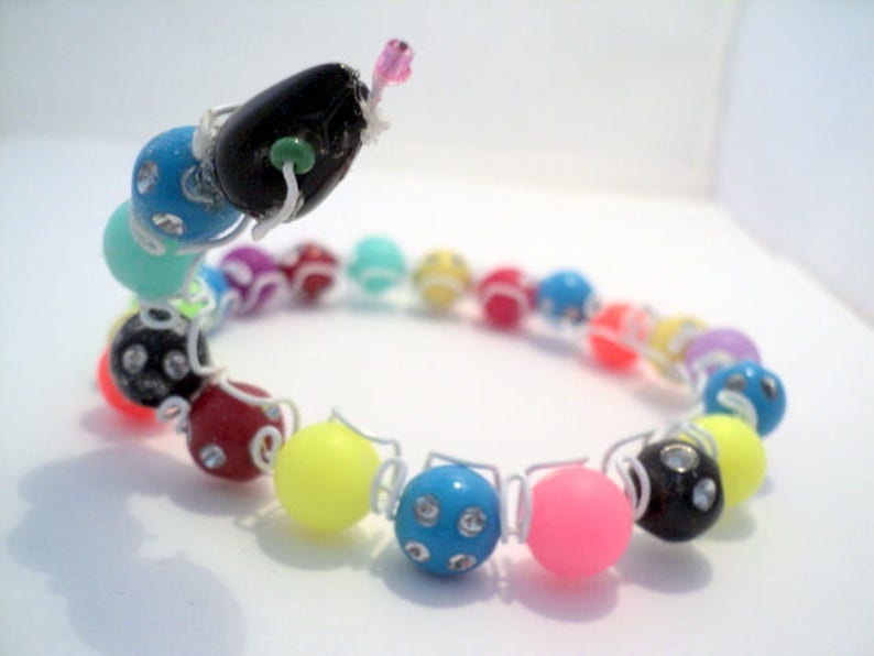 Bracelets in pearl-bracelet snake-bracelet girl-resin beads-plastic beads-rockery