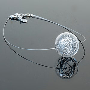 Metal wire blown glass necklace - Glass bubbles - Spheres - Statement necklace - Geometric - Abstract - Modern - Murano glass - blowed bead