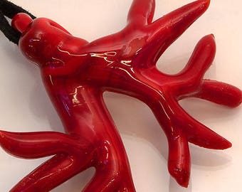 Juweel van rood koraalglas, alcantarakant, verstelbare lengte, muranoglaskralen, sieraden van muranoglas, zomermode, Italiaans designjuweel.