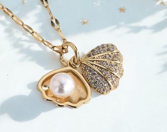Dainty Gold Shell Necklace Mermaid Jewelry Pearl Seashell Oyster Pendant Ocean-Inspired Beach Lover Jewellery for Women Clamshell Necklace