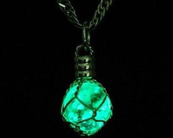 Glow in the Dark Necklace - Light Bulb Necklace - Glow Jewelry - Light Bulb Pendant - Steampunk Jewelry
