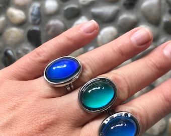 Oval Mood Stone Ring: Adjustable Color Changing Band