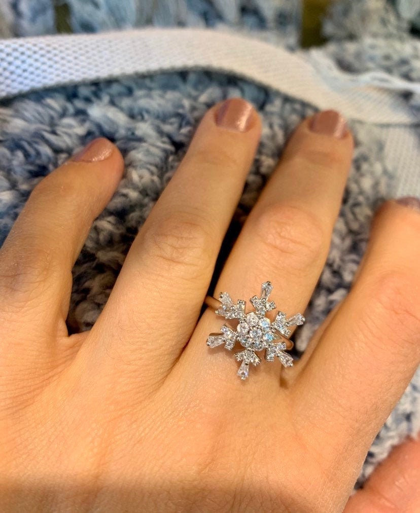 Snowflake Ring - Spinner Ring - Snow Ring - Fidget Ring - Christmas Gift - Stocking Stuffer