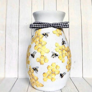 Honey Bee Glass Vase, Honey Bee Decor, Rustic Farmhouse Vase, Vase Decor, Honeycomb Vase, Bee Flower Vase, Decoupaged Vase,Shabby Chic Vase.