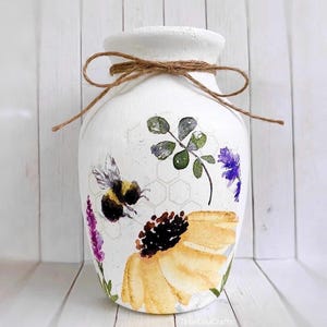 Bee Glass Vase, Flower Vase, Cottage Decor, Rustic Farmhouse Vase, Decoupage Bee Vase, Rustic Decor,Home Decor, Farmhouse Decor, Bee Lovers.