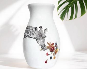 Decoupage Giraffe Glass Vase: Shabby Chic Floral Decor