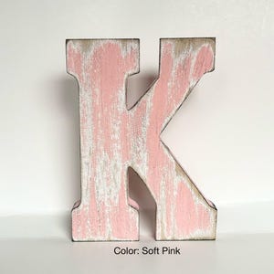 Lettre en bois vieilli : décoration murale de ferme rustique