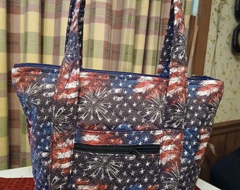 2 strap quilted purse includes makeup pouch with 10 pockets patriotic print