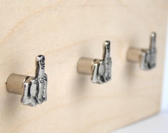 Mittelfinger Möbelknauf: Neuheit Schubladenknauf oder Wandhaken