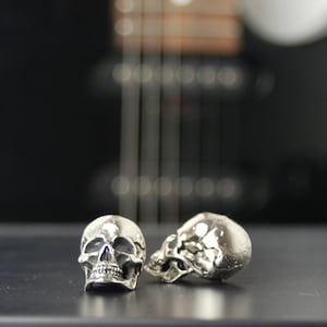 set of 2 skull valve caps for Schrader ,dust cover,tire,bicycle,good for motorcycle,chopper,bike,car,hot rod,truck,atv,hotrod ...