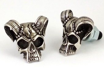 Skull Horns Motorcycle License Plate Bolts - Gothic Biker Tag Fasteners