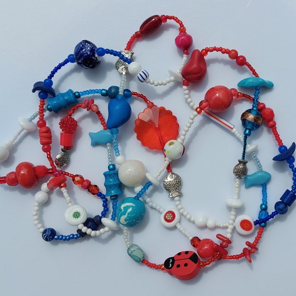 Collier de perles d'été naval : cadeau unique et romantique pour femme, bijoux nautiques rouges et bleus