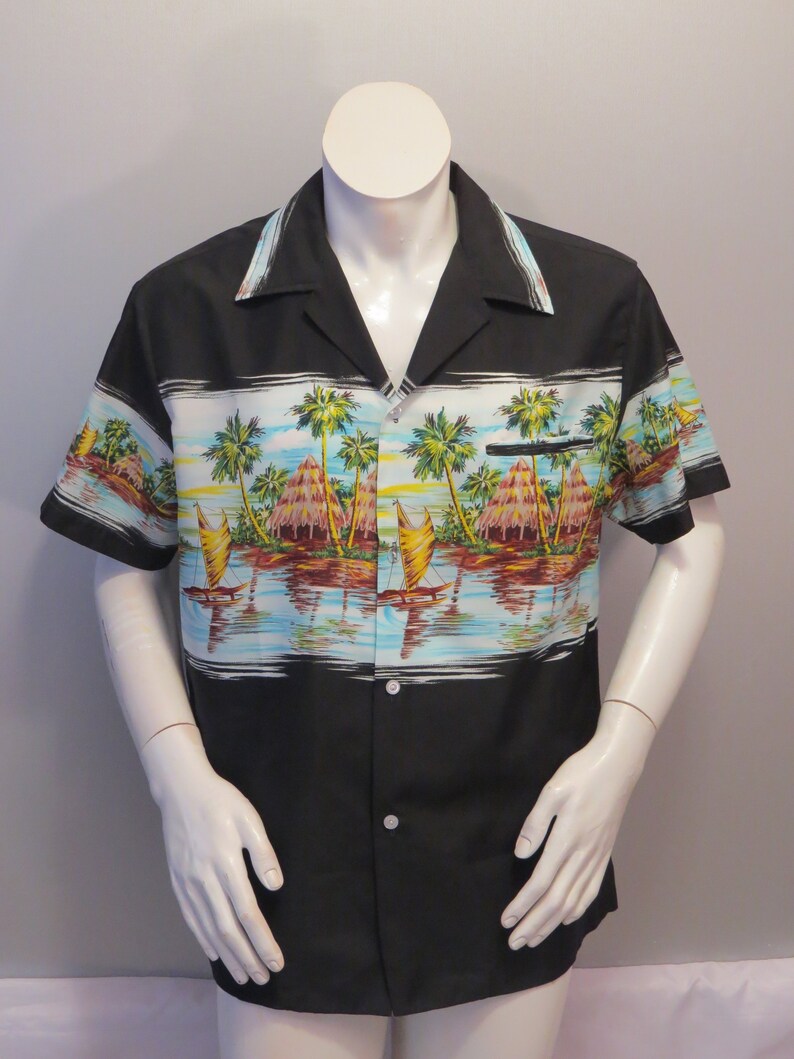 Men/'s Large Vintage Hawaiian Aloha Shirt Coast Side Hut Pattern
