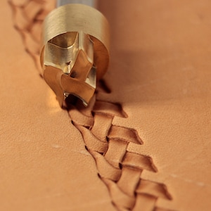 Outils pour l'artisanat du cuir. Timbre #317