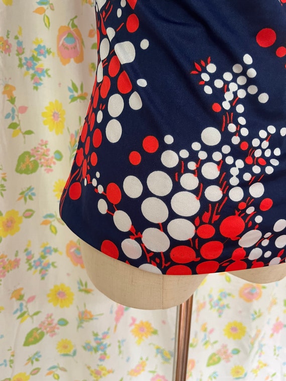 Vintage 1970s Red White and Blue Dot Floral Print… - image 7