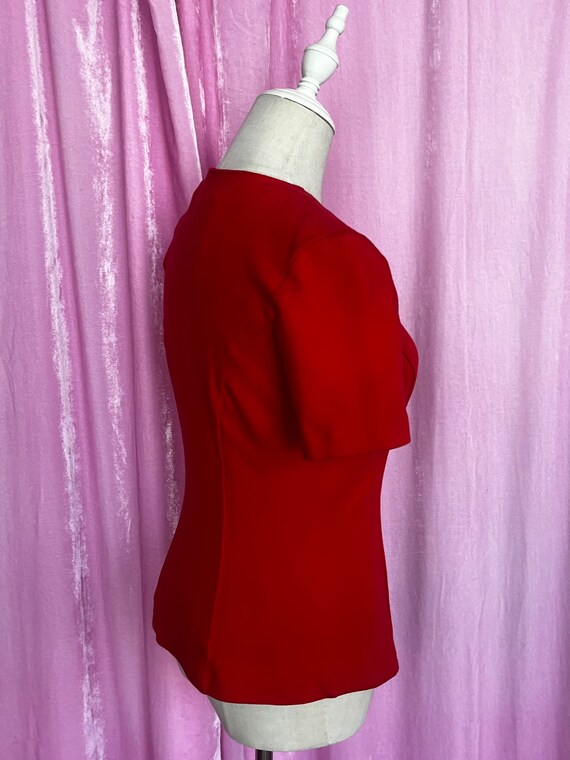 Vintage 80s Red Form-Fitting Short Sleeve Top wit… - image 3