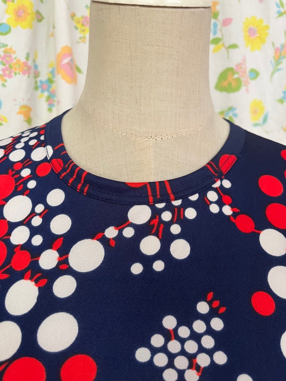 Vintage 1970s Red White and Blue Dot Floral Print… - image 9