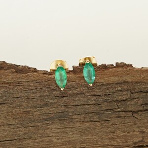 18k Yellow Gold Emerald Stud Earring, Minimalist Jewelry, Emerald Gemstone Earrings, Solid Gold Earring, May Birthstone Jewelry Gift for Her