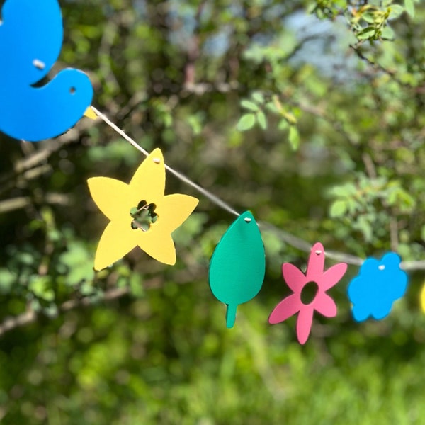 Spring garland | wooden flower decoration | season decorations | Birds & bees Bunting Decorations | Nature table