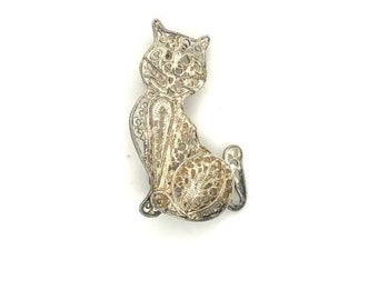 Vintage Signed Sterling Silver Detailed Filigree Sitting Kitty Cat Brooch Pin