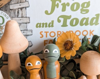 Frog and Toad peg dolls