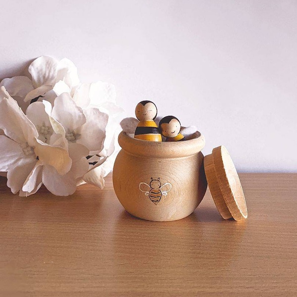 Tiny wooden bee friends