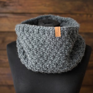 Women cowl scarf, Gray wool scarf woman, Knit Alpaca wool loop scarf, Christmas gift, Hat Mittens Gloves Scarf set, Skiing set