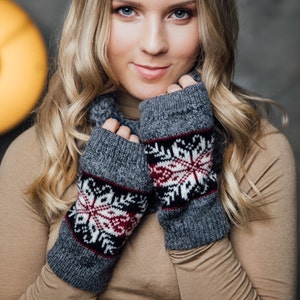 Knit mittens ornament, Women fingerless gloves Fair Isle pattern, Scandinavian arm warmers, Christmas gift, Hat Mittens Gloves Scarf set