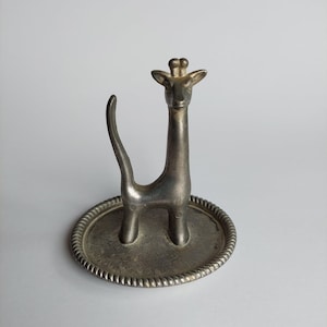 Silver coloured vintage giraffe ring holder/etched tray ring stand/animal lover gift